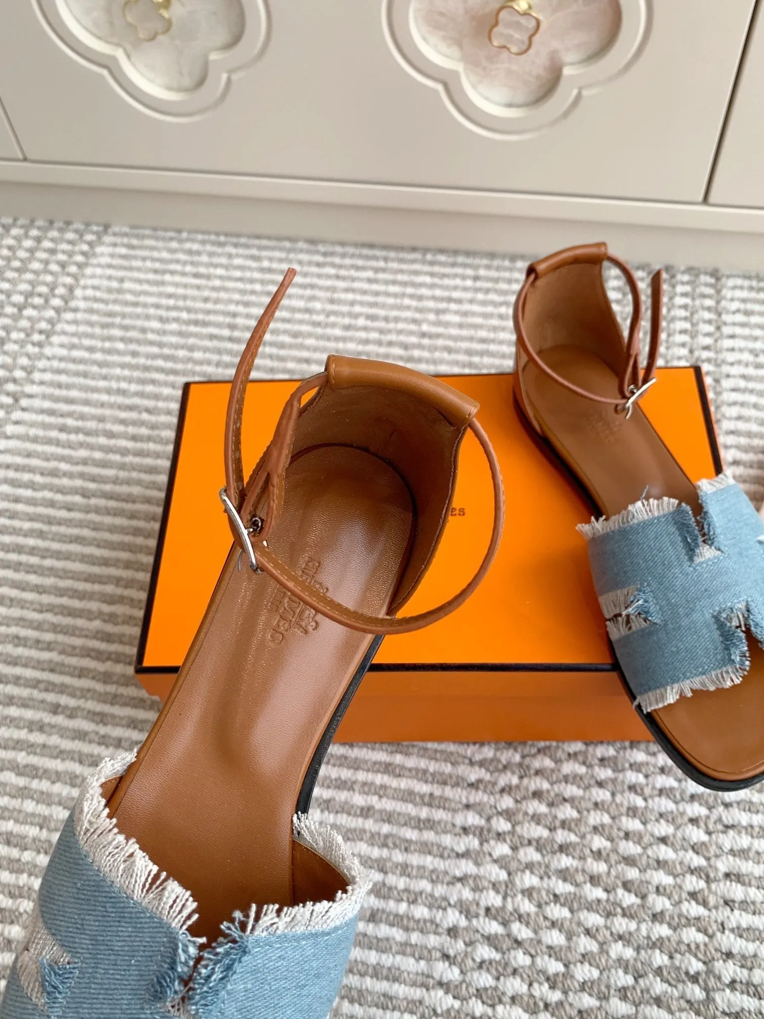 HM 25 Santorini Light Blue Denim Gold Calfskin