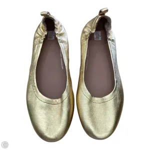 Shoes Flats By Fitflop In Gold, Size: 10